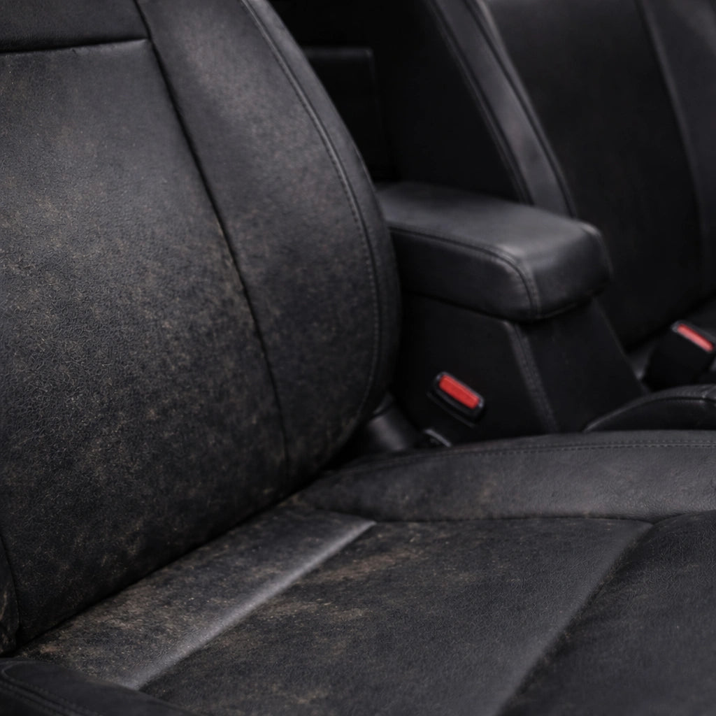 alt="Мръсна кожена седалка преди INTERIOR CLEAN"