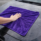 alt="Подсушаване на автомобил с DRY TOWEL"