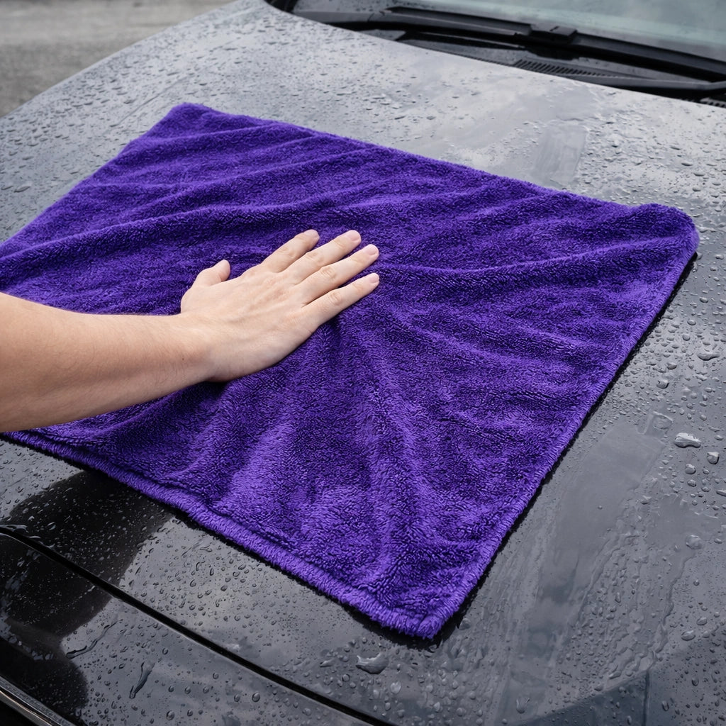 alt="Подсушаване на автомобил с DRY TOWEL"